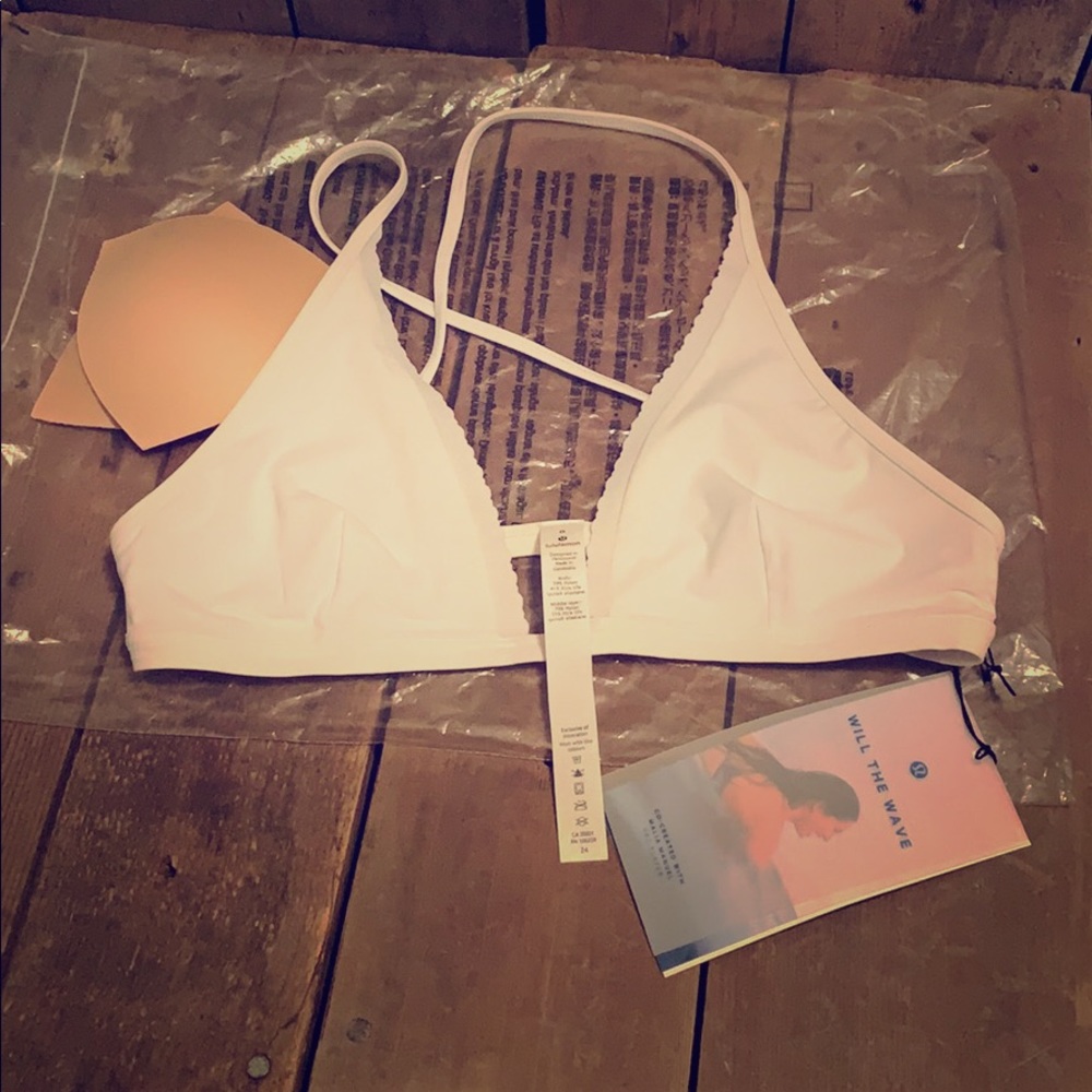 Lululemon will the wave swimsuit/ bikini top